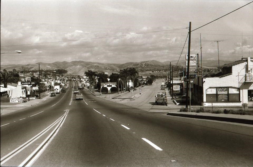 Black and white photo of Laguna Beach city